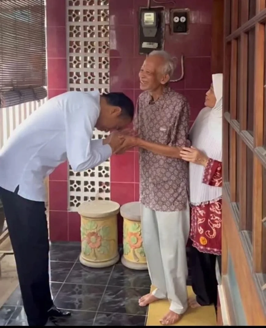Rumor Jokowi Jadi Ketua Umum PSI, Anomali Bapak Gantikan Anak