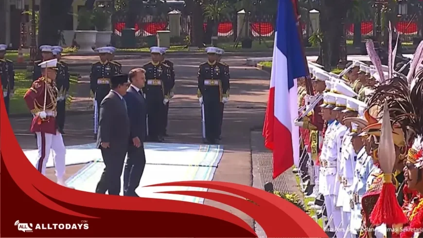 Macron dan Istri Tiba Disambut Prabowo di Istana Negara
