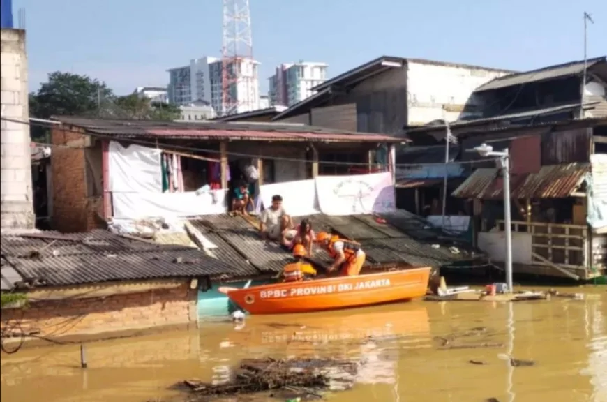 Banjir Landa Jakarta: Pejaten, Kebon Pala, dan Cawang Terdampak, Warga Dievakuasi