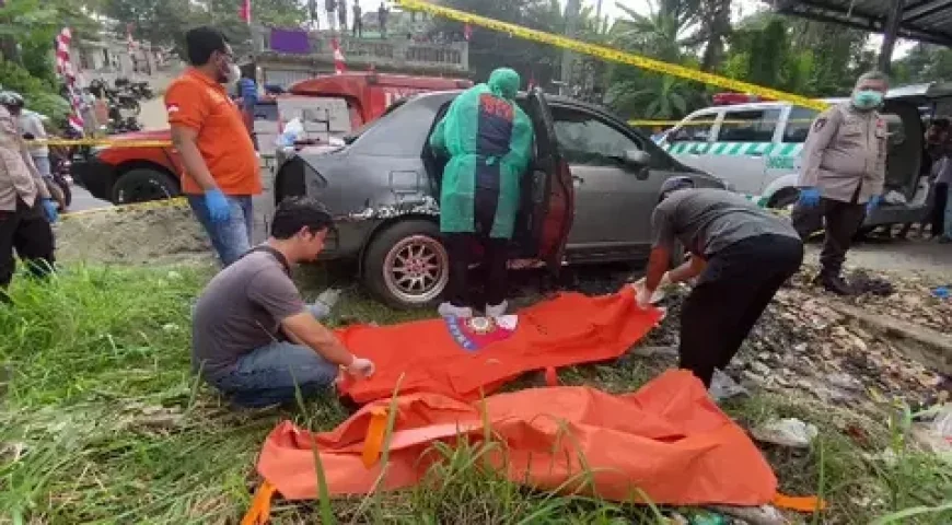 Warga Pandeglang Geger Penemuan Mayat Tanpa Busana di Dalam Mobil Sedan