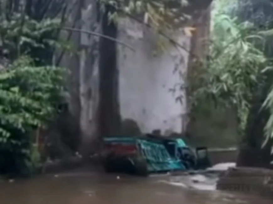 Sopir Truk Tewas Usai Kendaraan Terjun dari Jembatan ke Sungai di Jalur Banjarnegara–Purwokerto