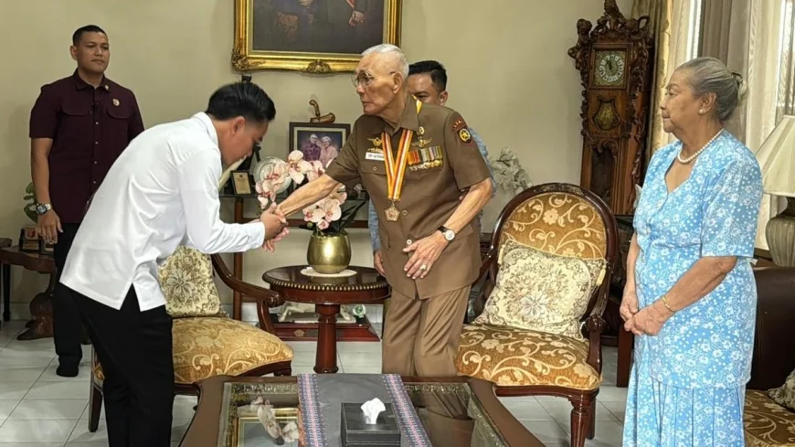 Wapres Gibran Temui Tri Sutrisno, Silaturahmi Sekaligus Bangun Komunikasi Politik