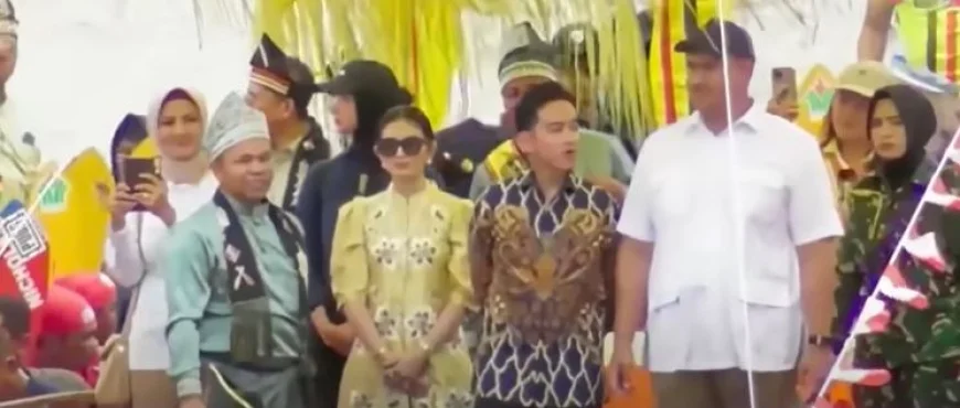 Momen Gibran & Selvi Terpukau Aksi Bocah 'Aura Farming' di Pacu Jalur Riau hingga Joget di Perahu
