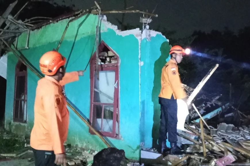 Gempa Guncang Bekasi, Musola Roboh dan Transportasi Terganggu
