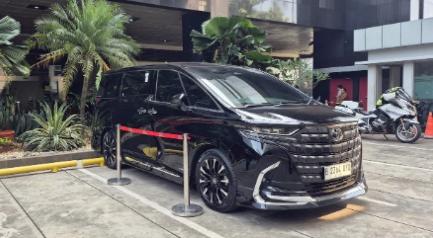 KPK Geledah Rumah Eks Wamenaker Imanuel Ebenezer, Sita Mobil Mewah dan Empat Ponsel dari Plafon