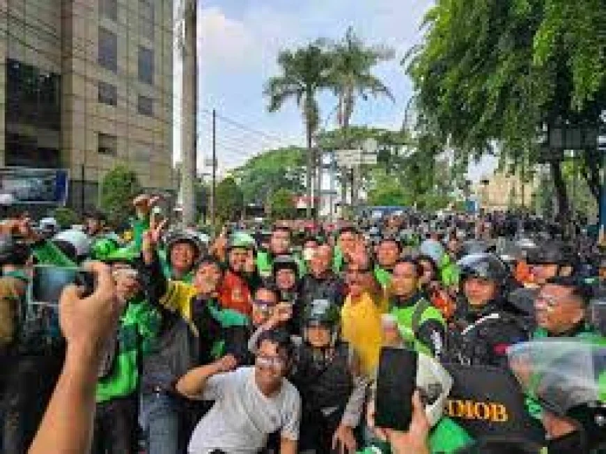 Aksi Damai Ojek Online dan Mahasiswa di Medan Disusupi Provokator