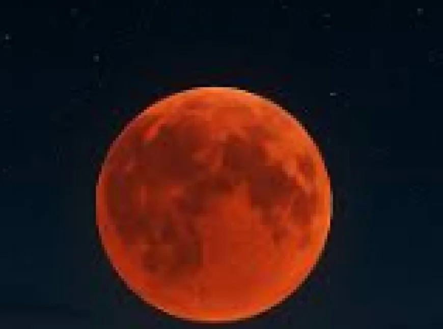 Fenomena Langka Gerhana Bulan Total Hiasi Langit Indonesia Malam Ini