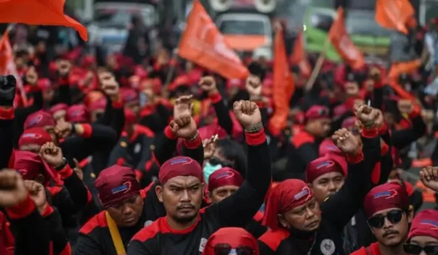 Ribuan Buruh Gelar Aksi di Depan DPR RI, Suarakan Hapus Outsourcing dan Tolak Upah Murah